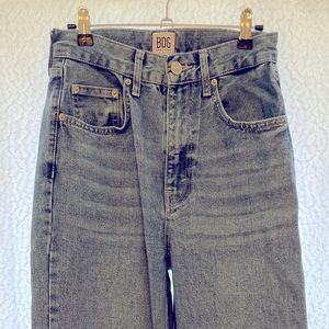 BDG High-Waisted Baggy Straight Jean
Light Wash